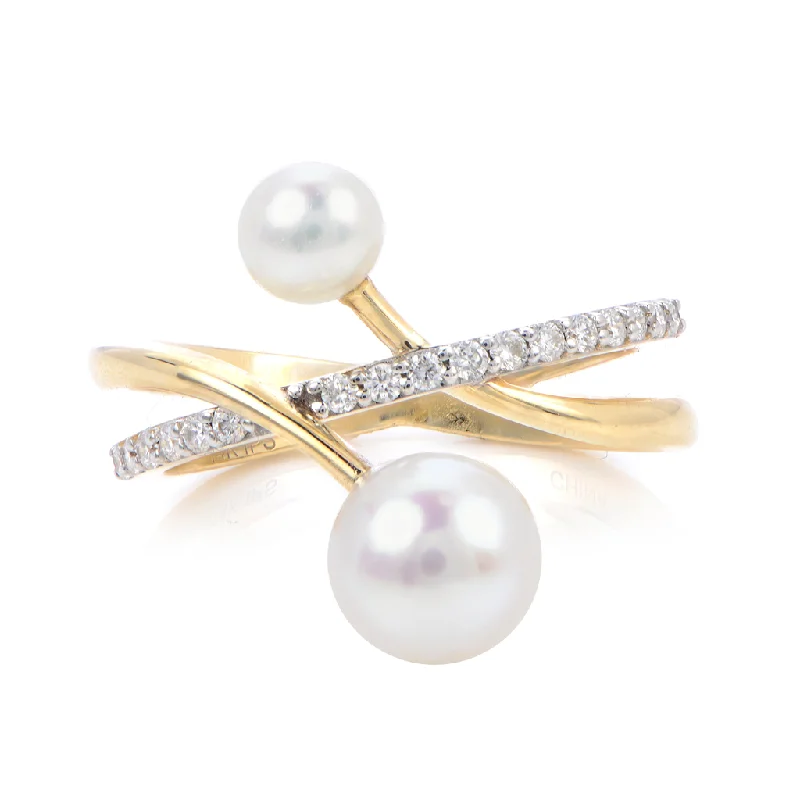 vintage-inspired engagement ring for women -14K Yellow Gold Pearl And Diamond Twist Fashion Ring