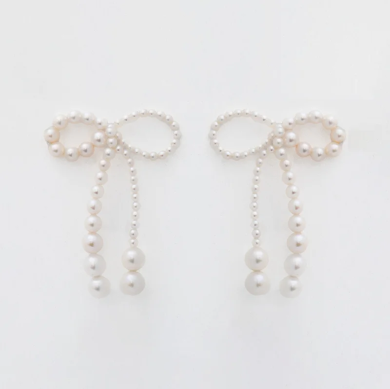 Classic gold hoop earrings for timeless elegance -Grande Rosette de Perles